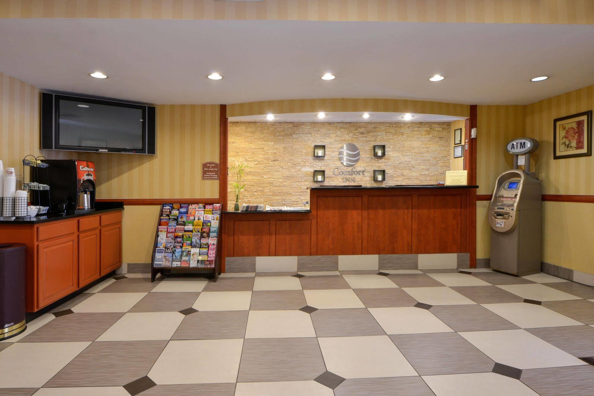 费尔菲尔德红屋顶客栈酒店 外观 照片